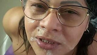 Eyaculo En La Cara De Mi Suegra
