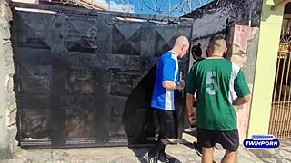 Time de futebol, putinha, chupar o time todo? double penetration bareback