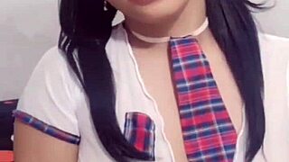 hermosa colegiala shows off her big butt and luscious curves