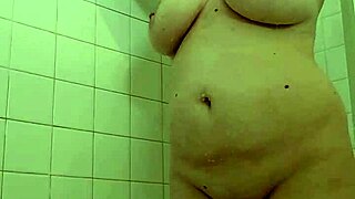 Shower Session With Domme Mommy!