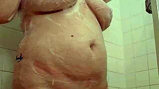 Shower Session With Domme Mommy!