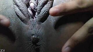 Hey, check out my Asian-Ebony pussy on display 😘