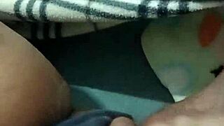 SOZINHA EM CASA, CARENTE! LOUCA PRA ALGUEM VIR ME COMER GOSTOSO!!