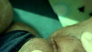 SOZINHA EM CASA, CARENTE! LOUCA PRA ALGUEM VIR ME COMER GOSTOSO!!