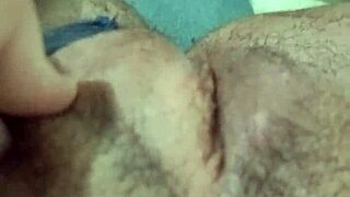 SOZINHA EM CASA, CARENTE! LOUCA PRA ALGUEM VIR ME COMER GOSTOSO!!