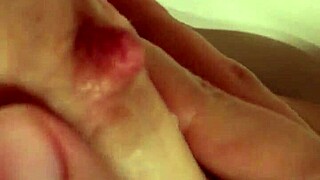 oh wow, watch this hot masturbation session leading to an intense pussy orgasm 😍💦