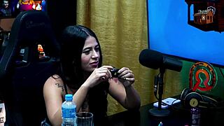 A Novinha Da Privacy Avaliou O Pau Do Ruan E Tirou A Roupa No Podcast Que Delic�a - Luuh Barbosa - Podcast P�pum No Barraco Completo No Sheer - Red