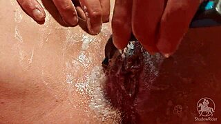 i shave my pussy clean in the bath for you