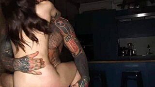 tattooed brunette enjoys getting licked and poked 😏