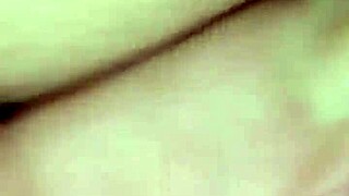 Dándole por el culo a mi vecina madura