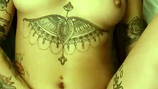 Pretty Brazilian model Evelyn Buarque