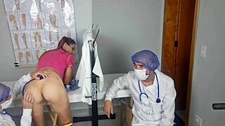 Equipe de ginecologistas atende a primeira vez da paciente com fucking e cum in mouth.