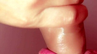 japanese amateurs give close up blowjobs!