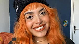 lendo comentarios do meu video boquete macio gordinha