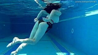 SHERIL BLOSSOM HOT RUSSIAN UNDERWATER