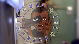 Roxxxie shows big tits and ass while blowing monster cock 😍