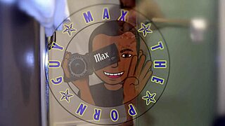 Roxxxie shows big tits and ass while blowing monster cock 😍