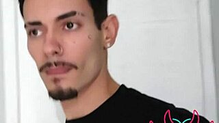 fui visitar meu amigo e peguei ele no flagra com a esposa