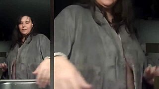 Slut Shows Off Her Body