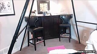 maxine is spreading her bubble butt on webcam! she's fucking herself with a dildo 😍