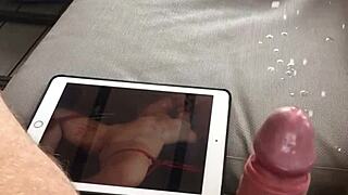 Awesome cumshot featuring seven squirts