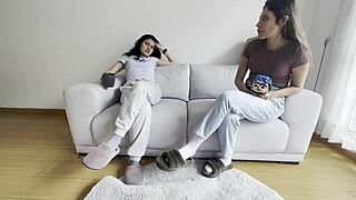 La hijastra de mi vecina ya es una adulta y quiero follarmela ya!