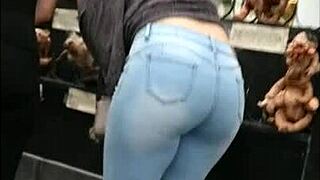 Big ass in tight jeans, teen latina caught on camera.