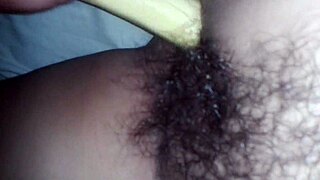 Masturbada con maduro en la casa