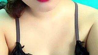 Em live bigo v� to tr�n with big tits show