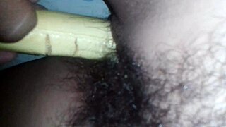 Masturbada con maduro en la casa