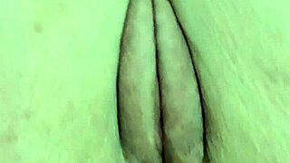 Married woman gives wet pussy and ass to magrinho19cm