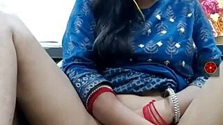 Indian Girl Engages In Live Sex Video