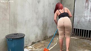 Contratei Essa Empregada E Olha A Roupa Que Ela Veio Fiquei Louco De Tesão Que Bunda Grande