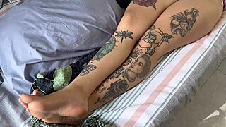 sus madrastras tambi�n se dejan tocar la panocha por ustedes