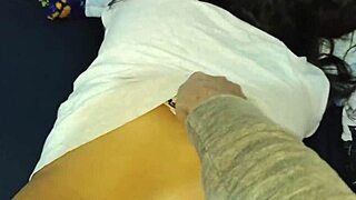 Ella dice le gusta mi verga pequena no daña su coño estrecho