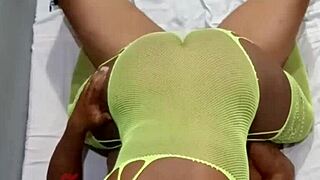 hungry pussy licked in carnaval