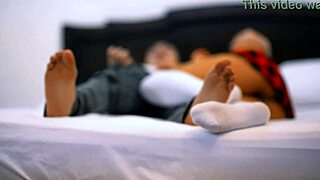 la profesora se folla al estudiante en su oficina después de clases mientras sus padres no están en casa