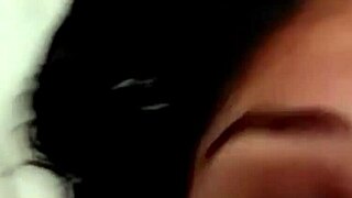 aurora le hace otra videollamada a su hunter muy horny y puta madura mexicana