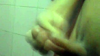 Watch this young guy jerking off solo