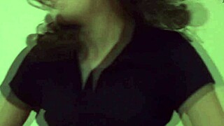 amateur blowjob from this mature lady, she's sucking it good 😏