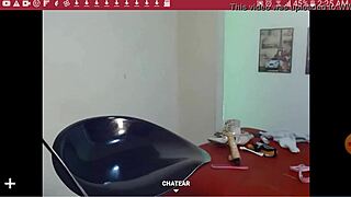 colombian mature webcam model shows off 😘