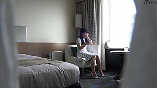 JAPANESE CUTE NEW ACTRESS CREAMPIE LEAKAGE　０