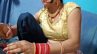 Most beautiful married bhabhi gives blowjob