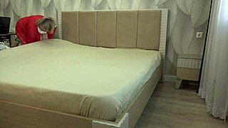 home camera watches a mature housewife with a big ass chubby milf changes bed sheets and masturbates hairy pussy pawg