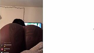 instagram girl 33 shares her daily life on social media