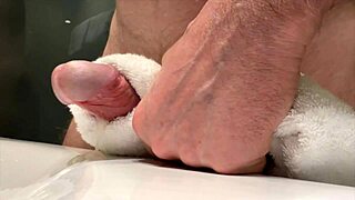 i'm masturbatin to orgasm number 25