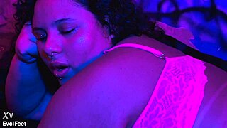 i offer candle wax play on your tied bbw feet 😘