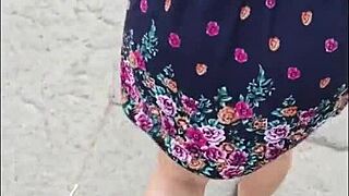 Acosando a madura culona en falda en las calles de lima