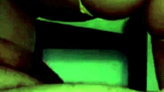 Novinha estudante sentando com cuzinho apertado na pica grossa do amigo da escola