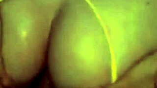 Novinha estudante sentando com cuzinho apertado na pica grossa do amigo da escola